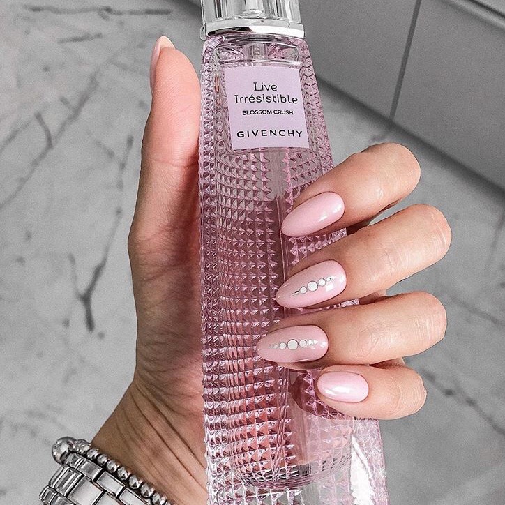 Nước hoa nữ Givenchy Live Iresitible Blossom Crush