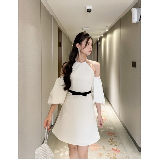 𝐀𝐥𝐢𝐜𝐞 𝐃𝐫𝐞𝐬𝐬  - váy cổ yếm đính đá, tay bồng | Momizi