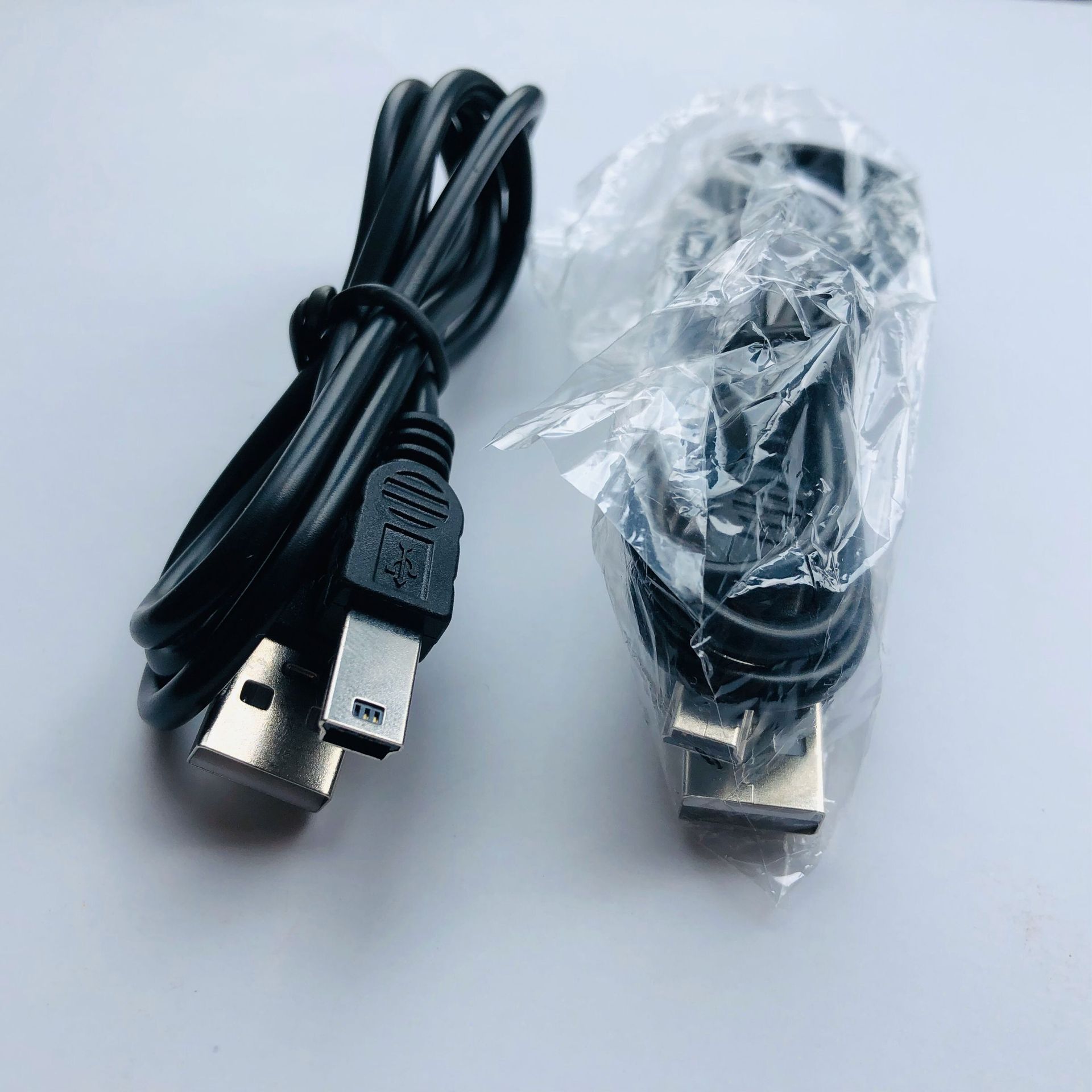 Cáp sạc chân cắm V3