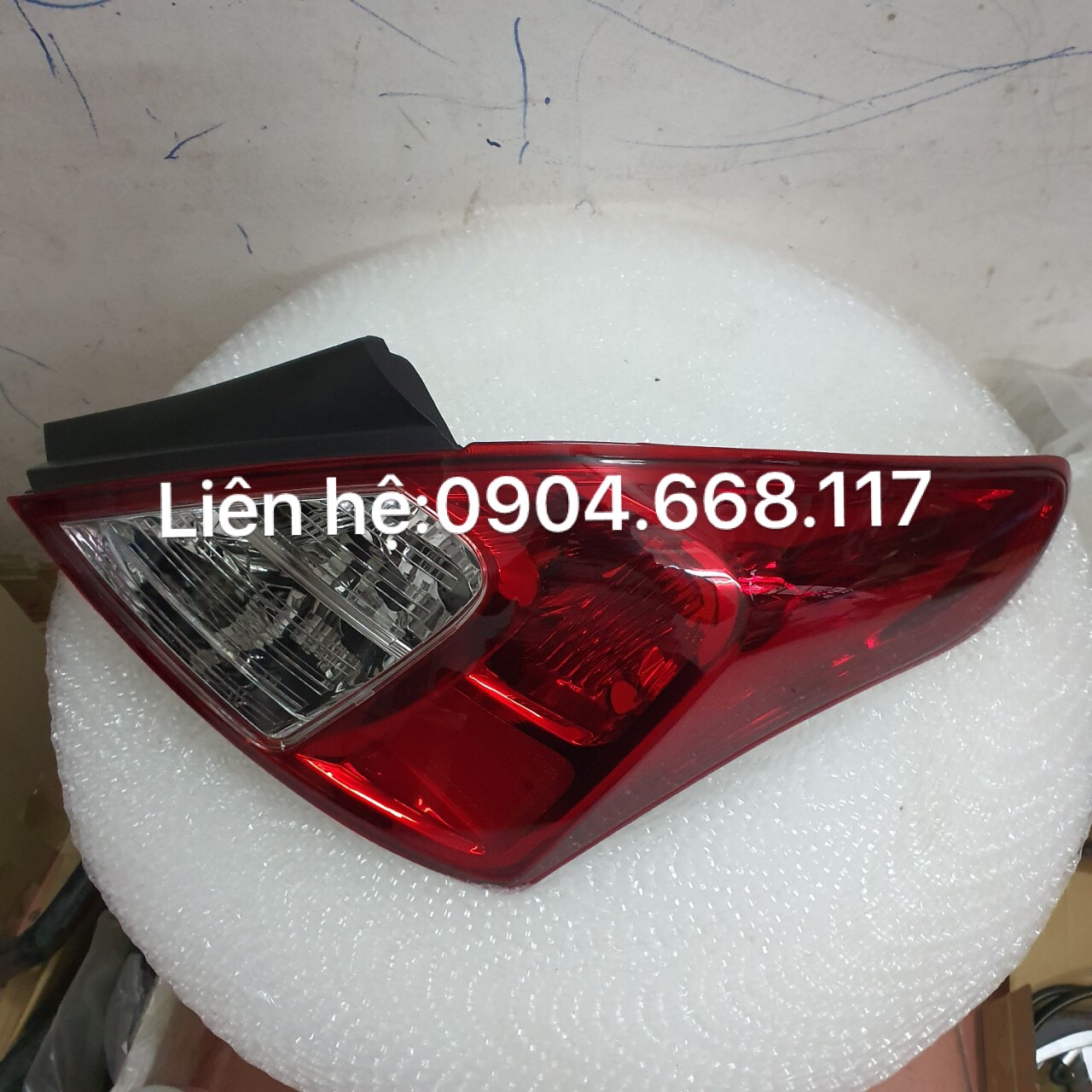 Đèn hậu Nissan Sunny