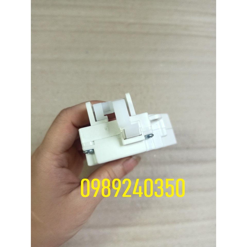 Công Tắc Khóa Cửa Máy Giặt TOSHIBA E89