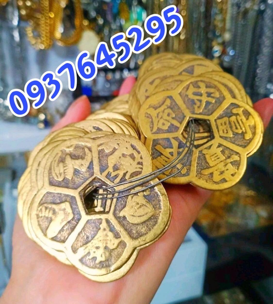Đồng tiền hoa mai bằng đồng
