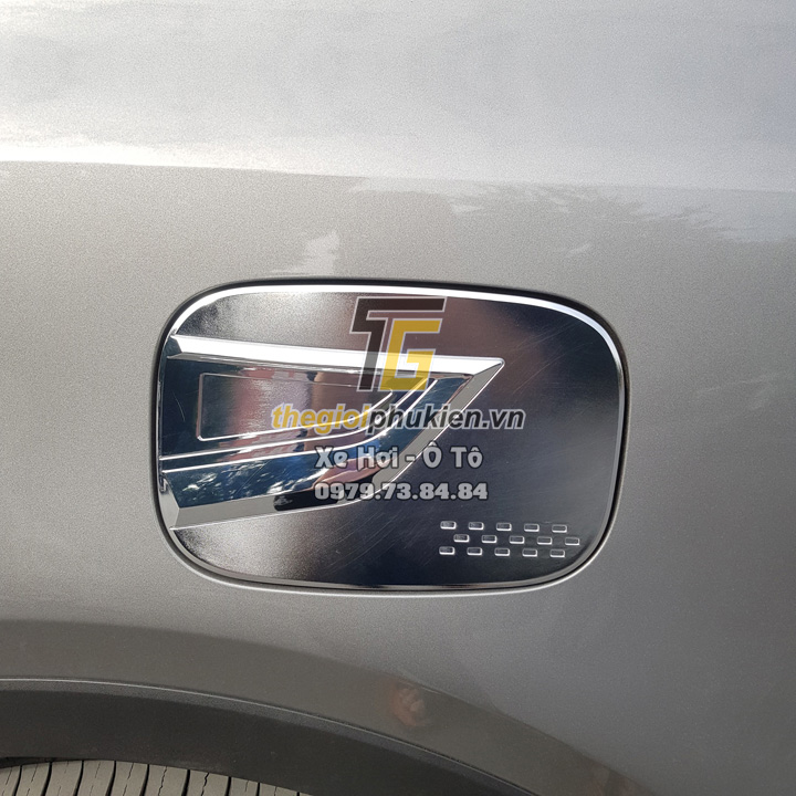 Ốp nắp bình xăng Kia Sorento 2021 mạ Crom