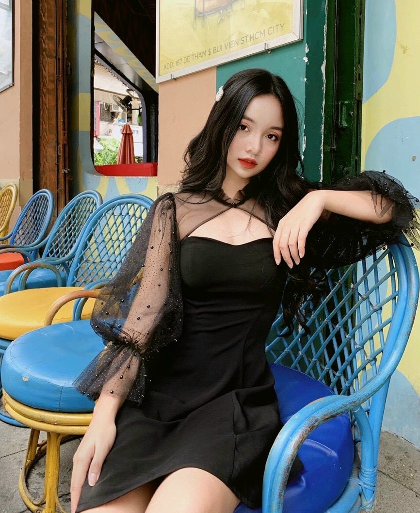 Đầm xòe cổ tàu hở ngực tay lưới bi xinh xắn (có mút ngực)