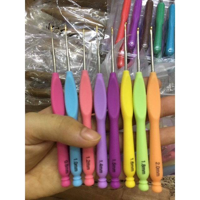 Bộ kim móc ren 8 cây cán nhựa