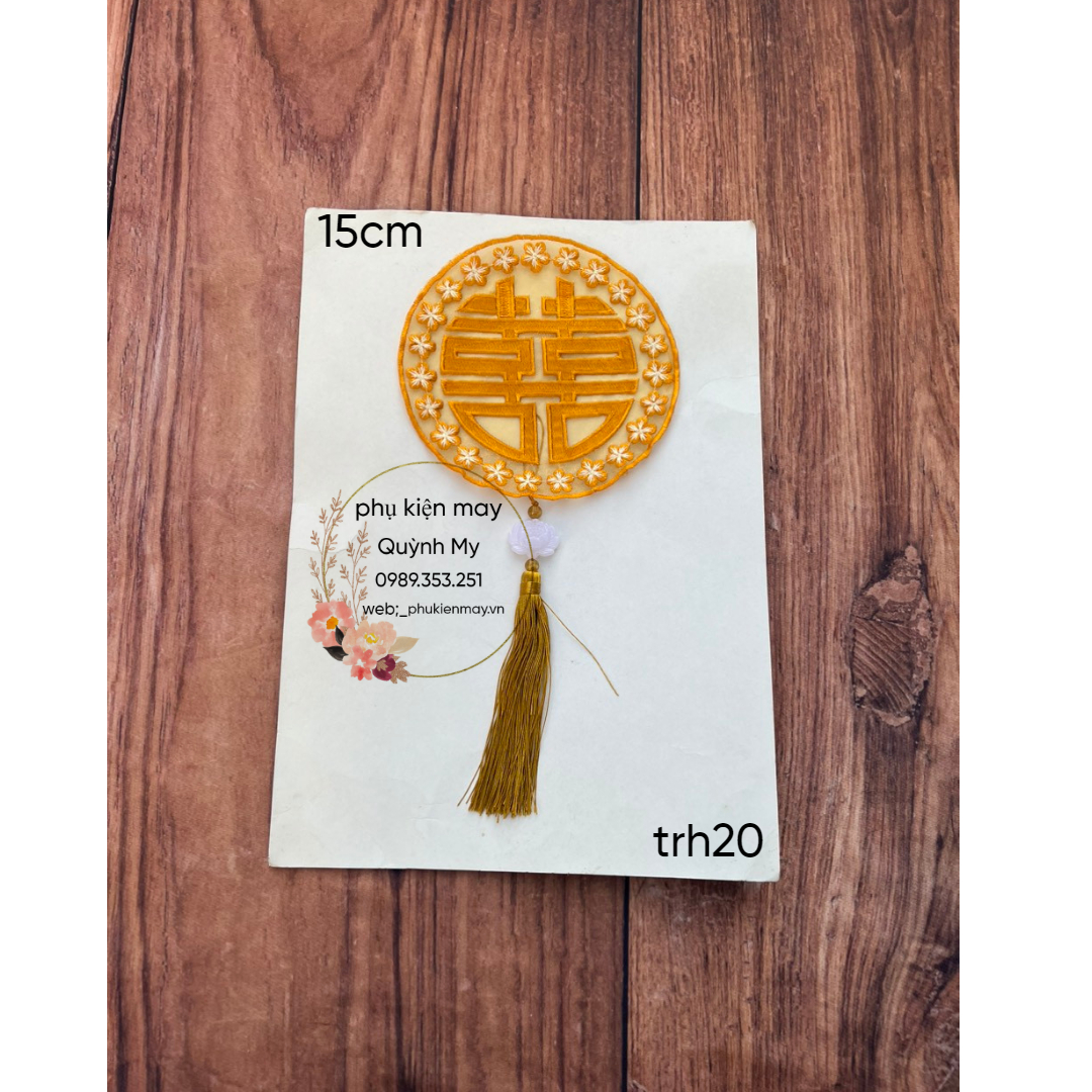 _tấm tròn trang trí áo dài