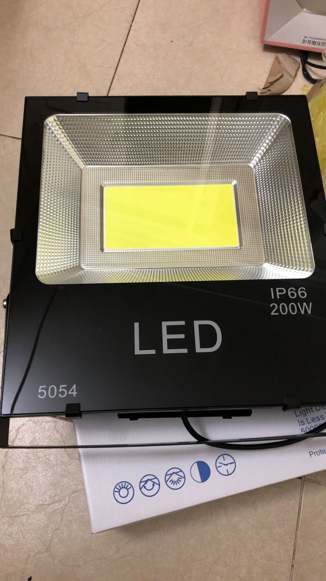ĐÈN PHA LED 200W CAO CẤP NGOÀI TRỜI