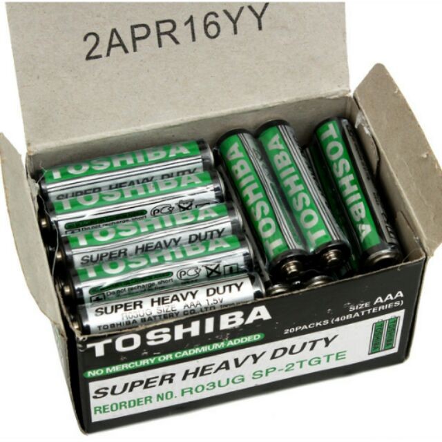Một hộp pin tiểu AAA Maxell hoặc Toshiba(40 viên)
