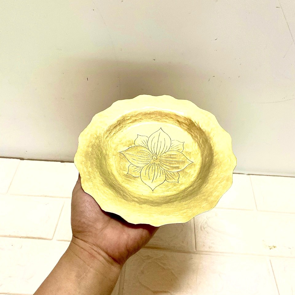 ĐĨA 18 cm chất liệu bằng đồng hồ văn trạm cánh sen