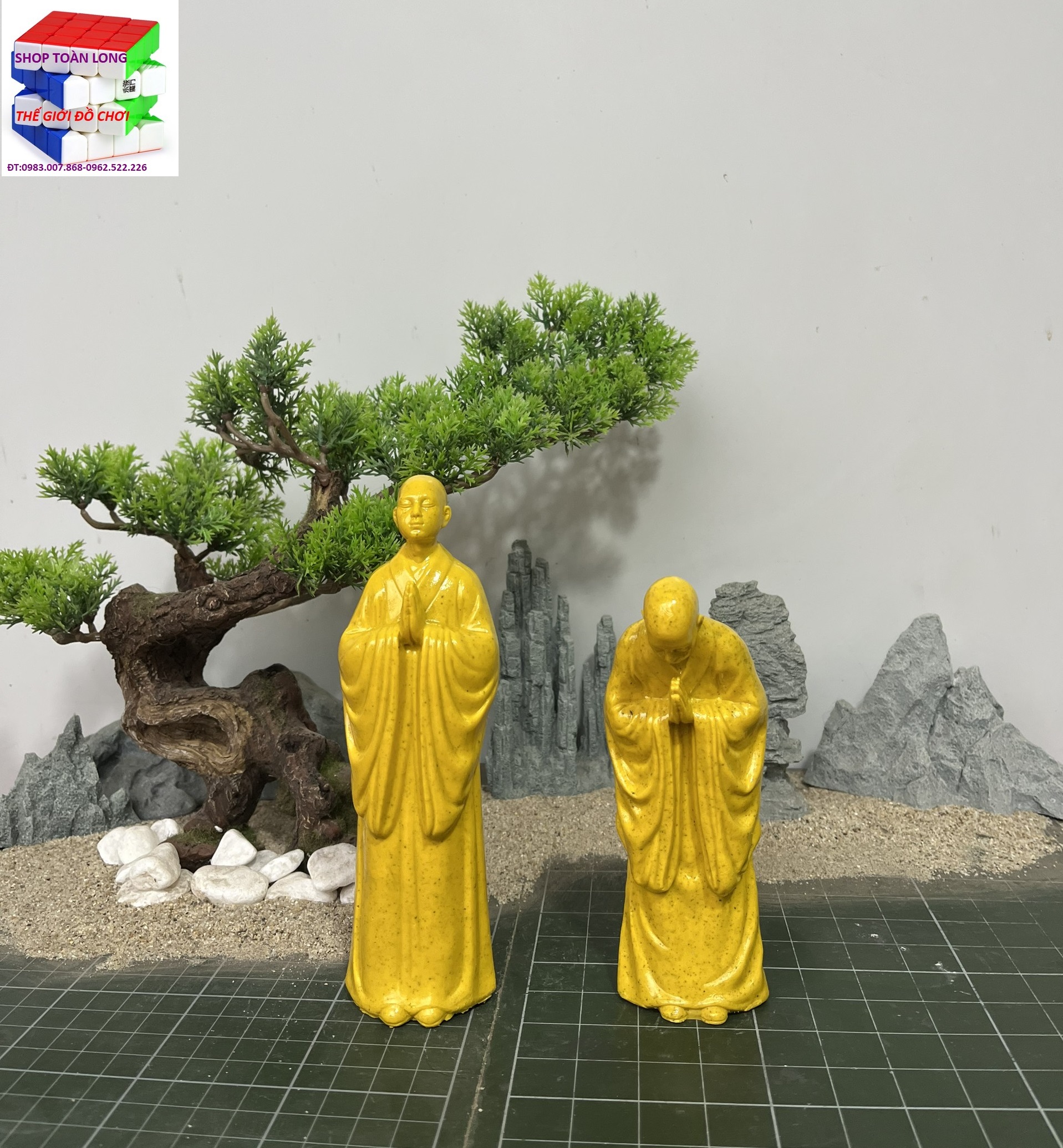 COMBO bộ tượng nhà sư lạy phật, nhà sư bái phật. tăng nhân bái phật. . Trang trí nhà cửa, tiểu cảnh, sân vườn, bể cá, ghép lũa, bon sai, bàn trà ....