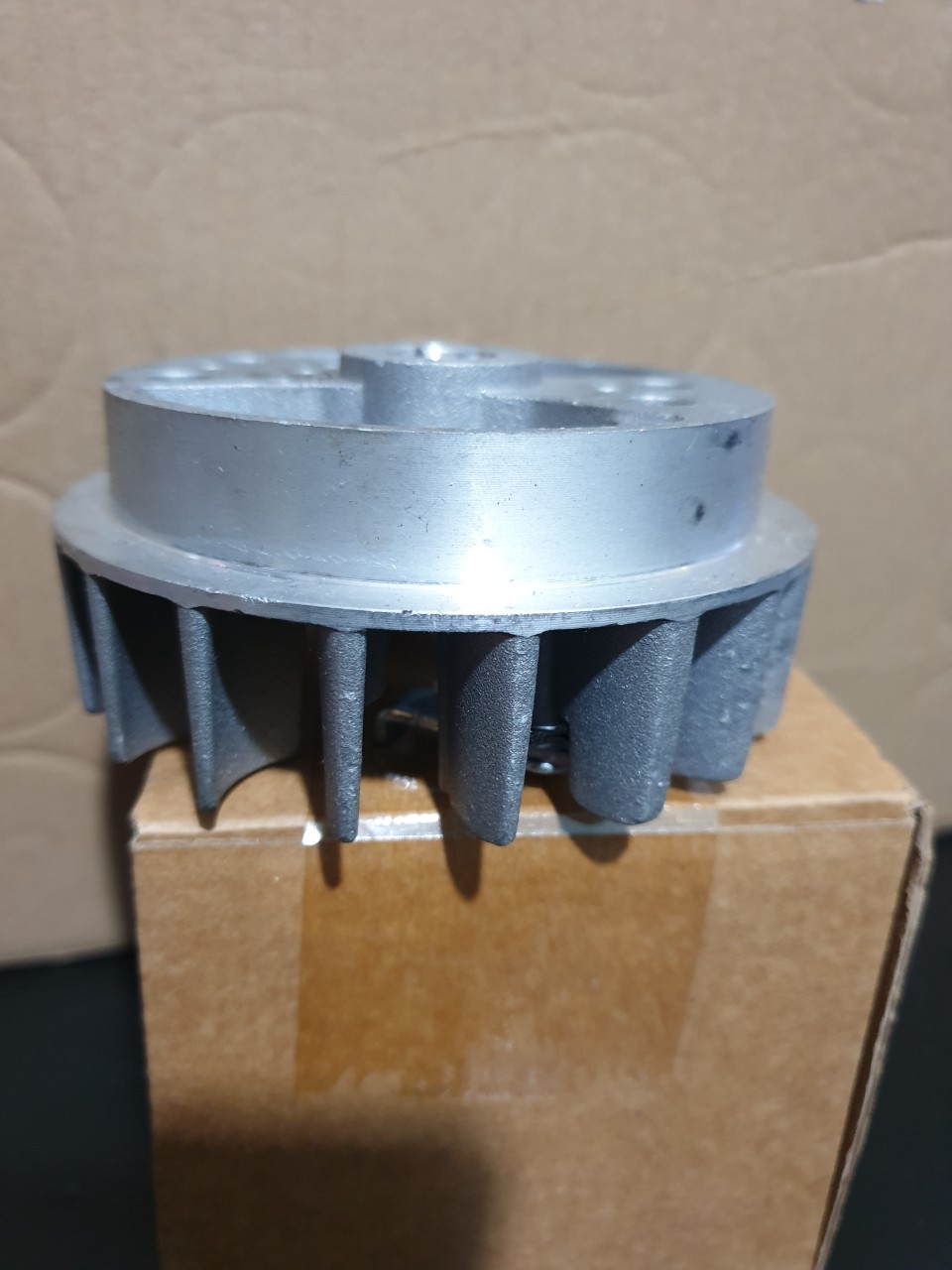 [HCM]Mâm lửa (vô lăng) máy cắt cỏ 2 thì