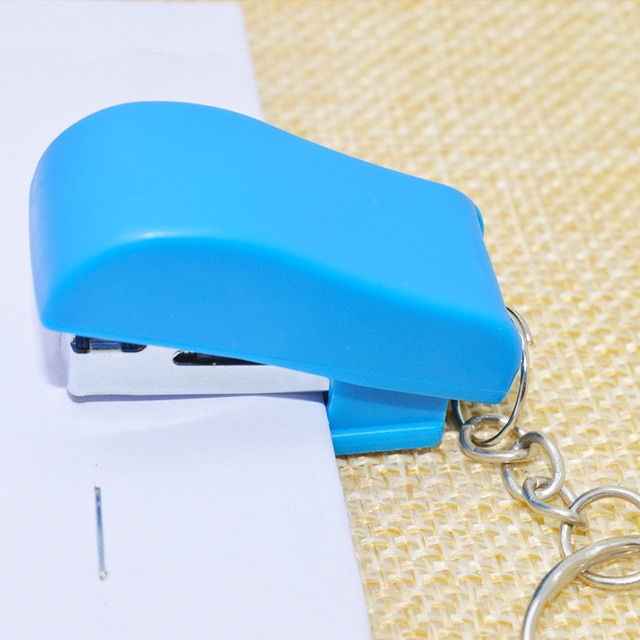 Móc khóa bấm kim mini dễ thương đa năng