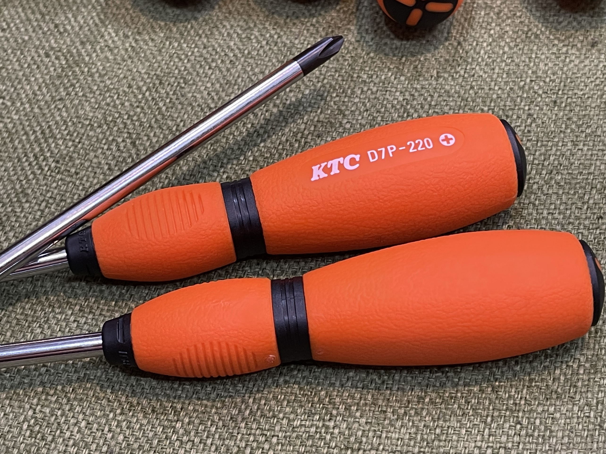 Tua vít đóng KTC D7P-220 Japan