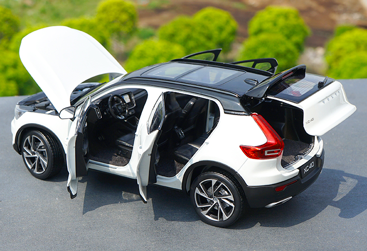 [HCM]Mô hình xe Volvo XC40 tỉ lệ 1/18