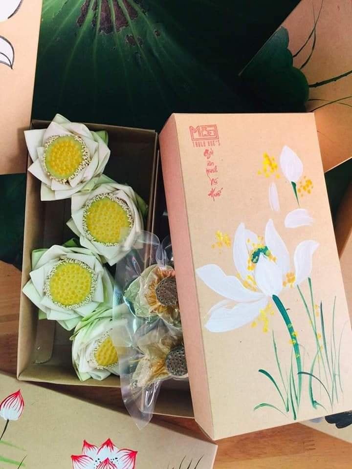 BẠCH LIÊN NGỰ TRÀ SEN HUẾ - Hộp 5 hoa