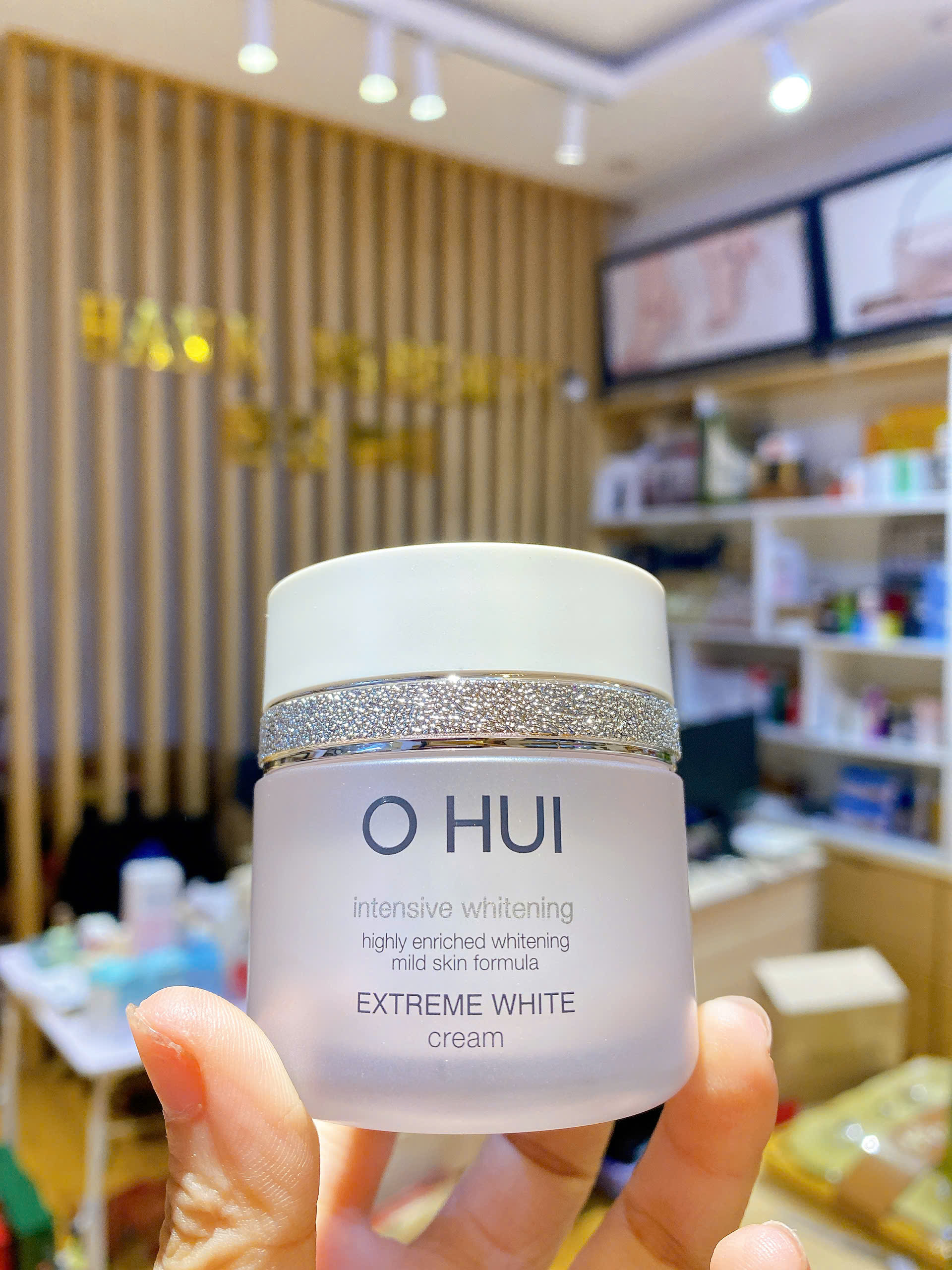 Kem dưỡng trắng da O.hui Extreme White Cream