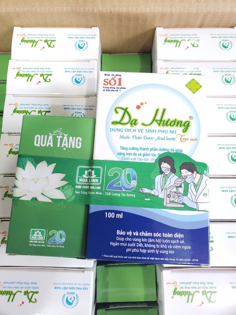 [HCM]Dung dịch vệ sinh phụ nữ Dạ Hương 100ml ( MÀU XANH)