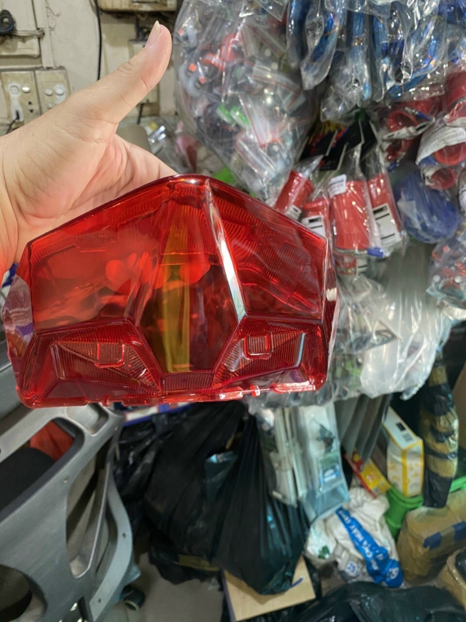 Mica đèn hậu vario 2018