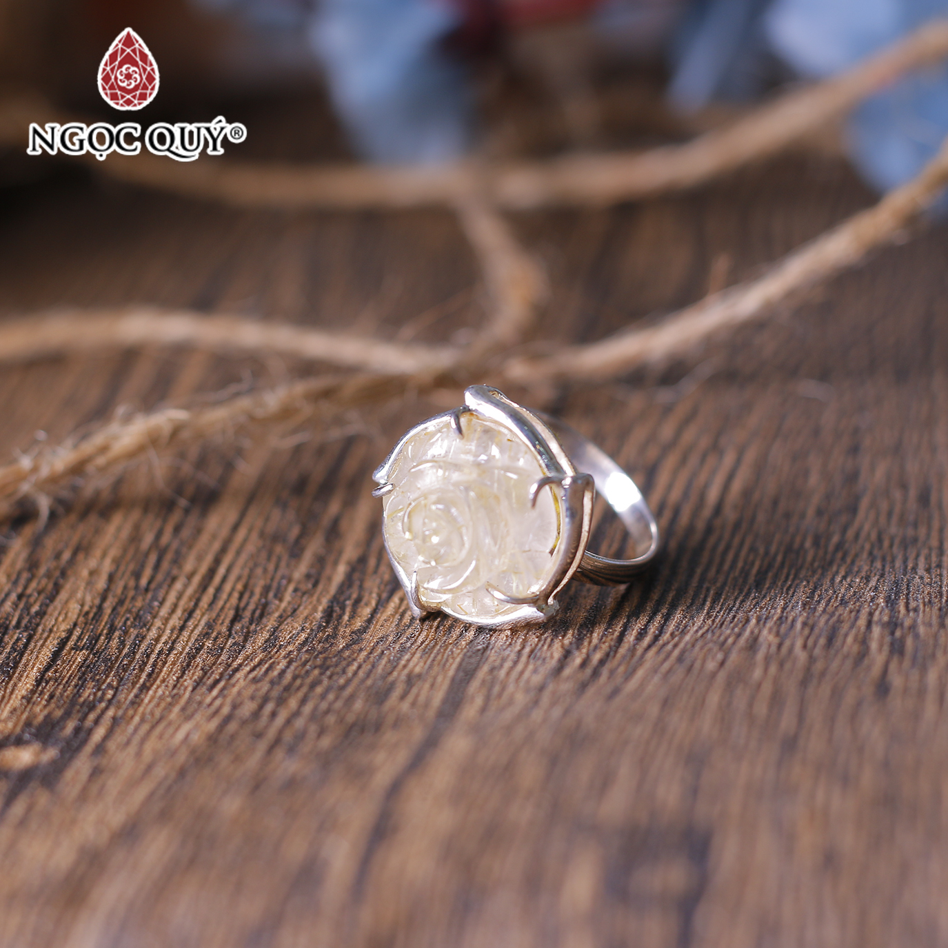 Nhẫn bạc nữ đính hoa mẫu đơn đá thạch anh tóc vàng đường kính 16 mm mệnh thủy kim - Ngọc Quý Gemstones