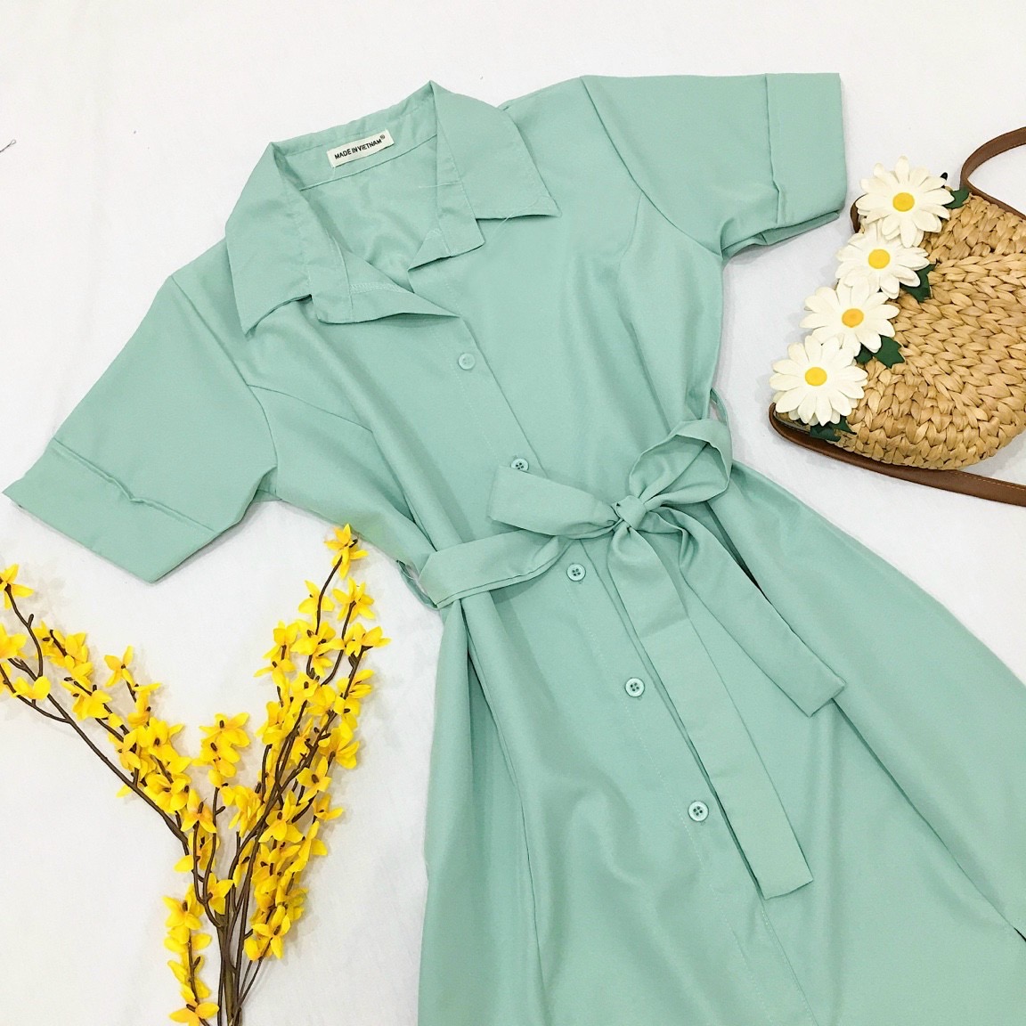 Đầm sơ mi mint xẻ tà