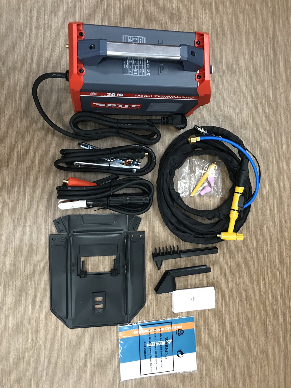 [Trả góp 0%] Máy hàn Tig que BTEC TIG/MMA-200J