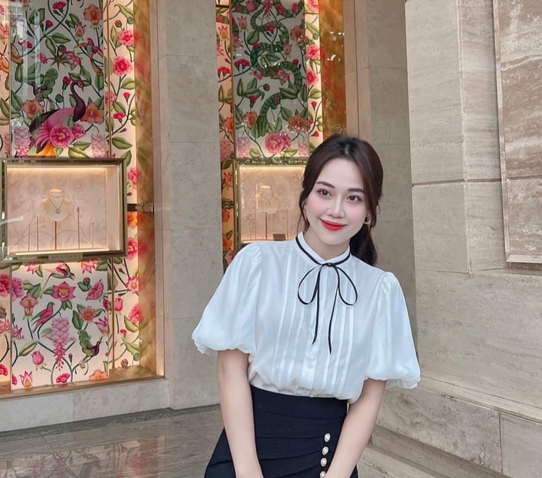 Sét chân váy + áo sơ mi tay phồng công sở