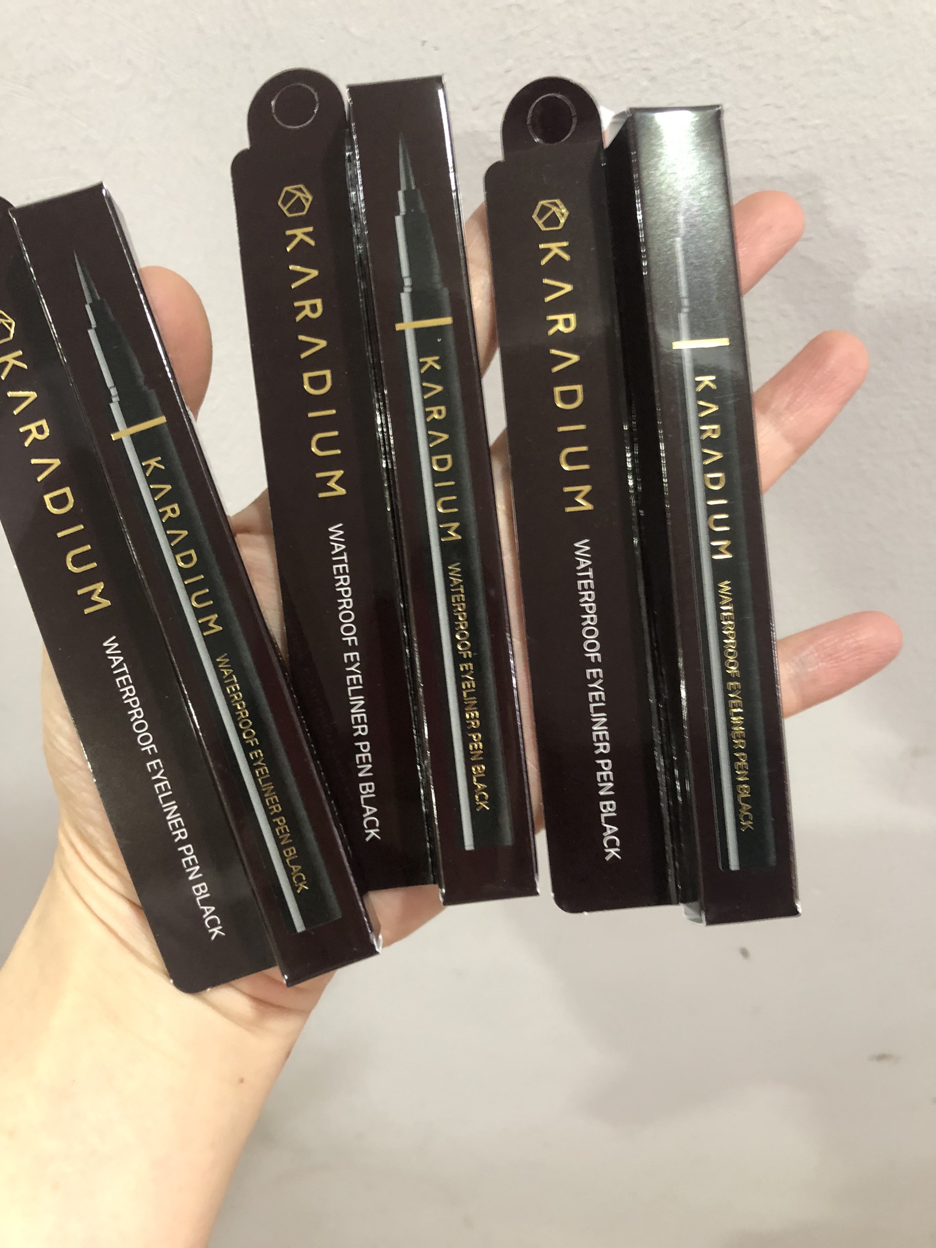 [HCM]Bút dạ kẻ mắt nước Karadium waterproof brush liner black