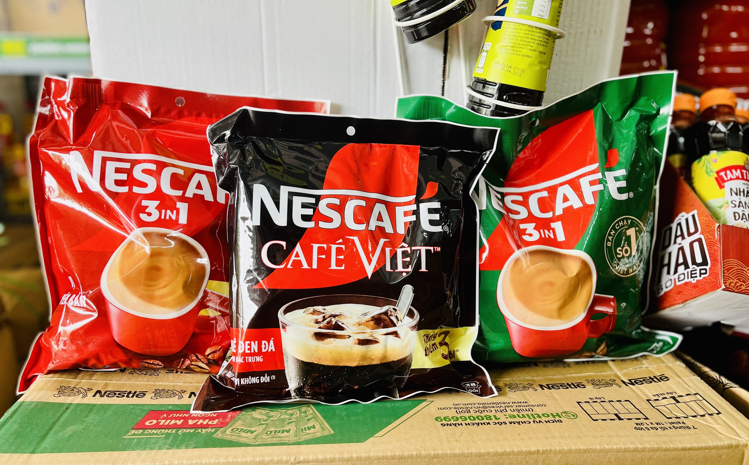 Cà phê đen/Cà phê sữa Nescafe xanh/đỏ/đen dạng túi (35-46 gói x 16g)