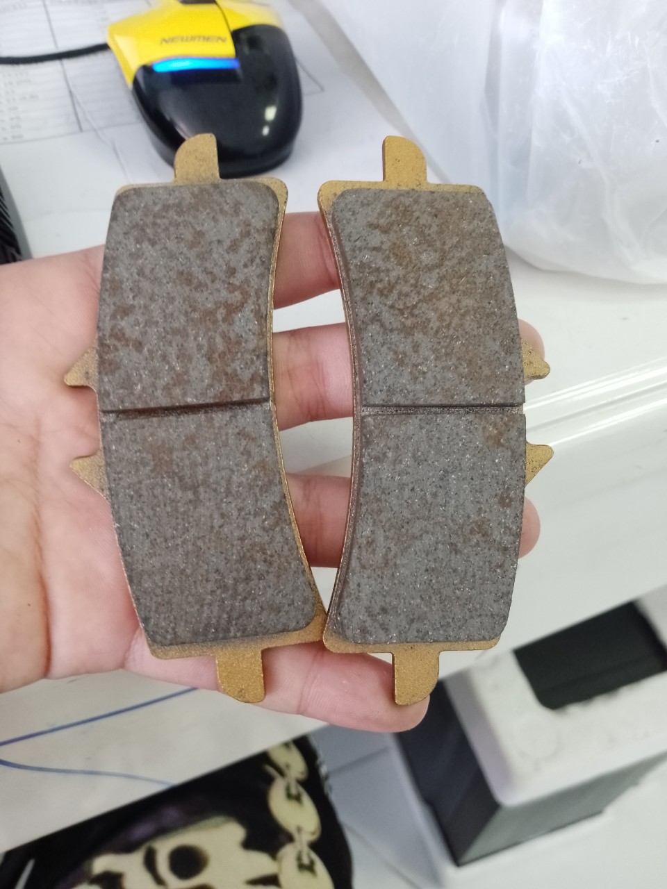 Bố heo dầu 4 Piston đối xứng lỗ trụ 100mm
