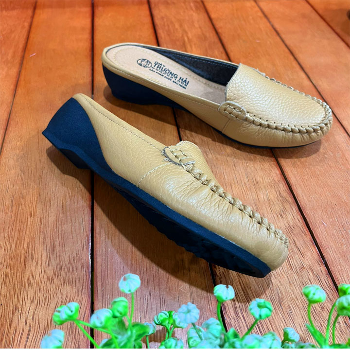 Dép nữ sục đế xuồng 5cm da bò màu đen trường hải da mềm mại sn130đ