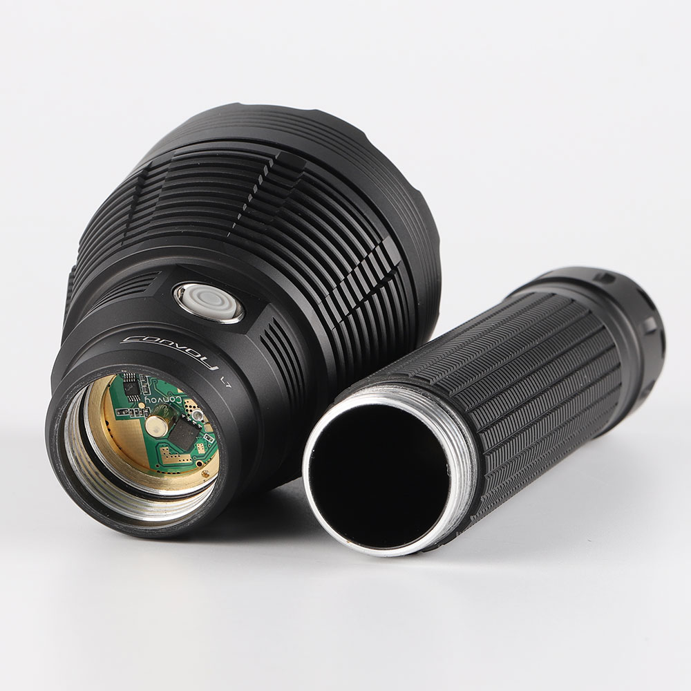 [Nhập RS0822 giảm 30k cho đơn 99k]Convoy L7 SBT90.2 6500 LUME CHIẾU XA 1400M