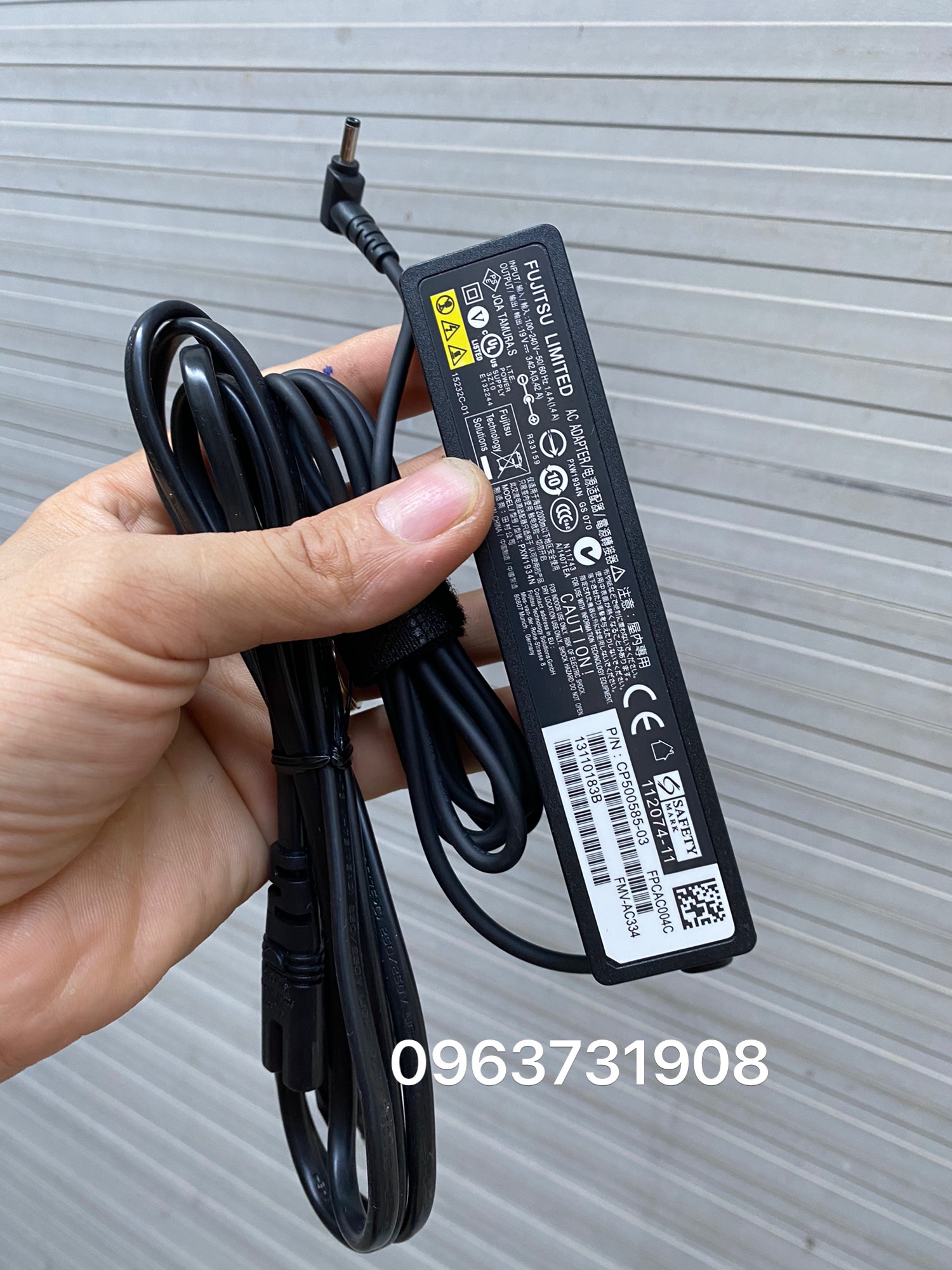 Adapter sạc laptop fujitsu stylistic q736, q775, r726, q616, q737, q738 19v 3.42a zin tháo máy fujitsu