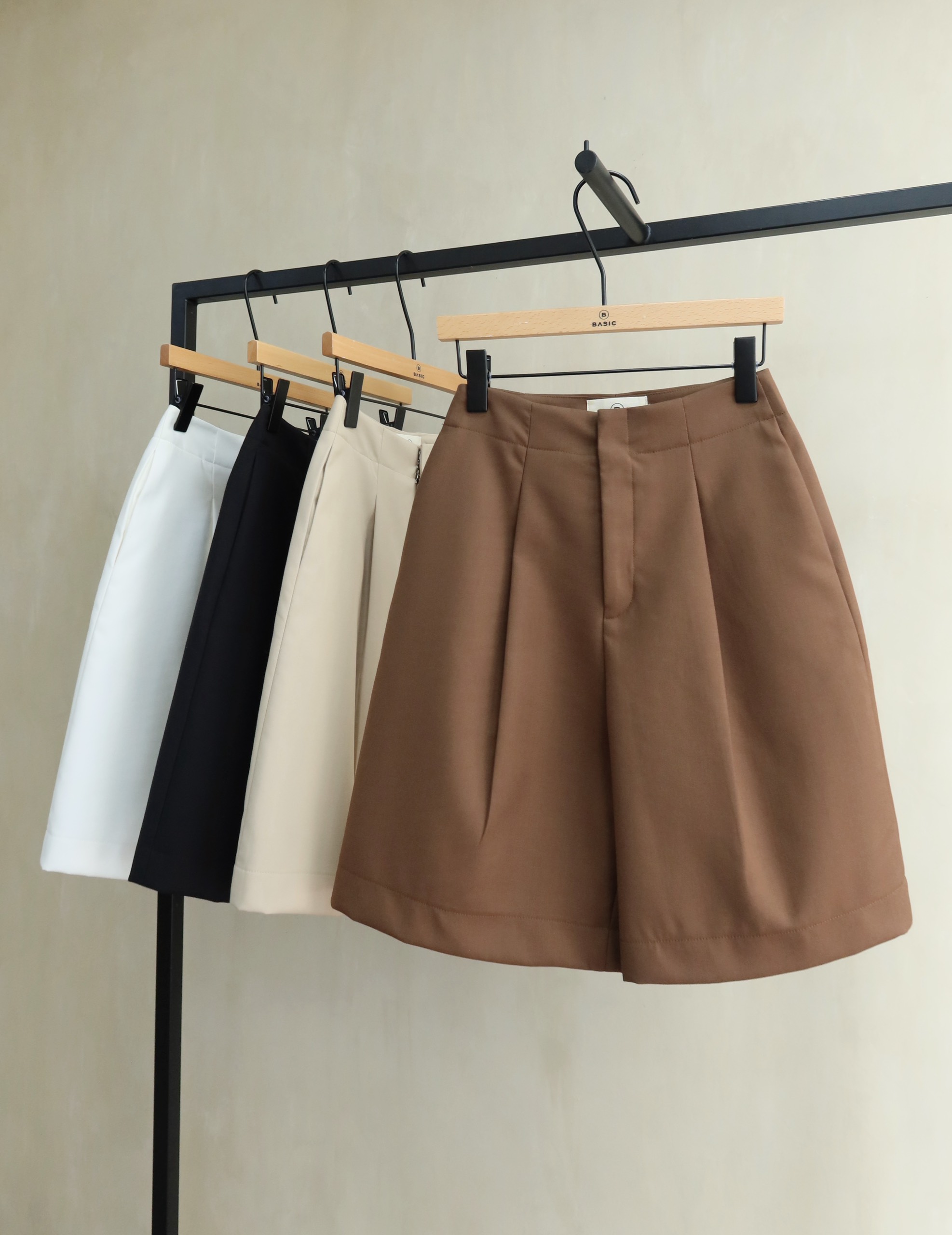 Quần short ngố BASIC DANA SHORT