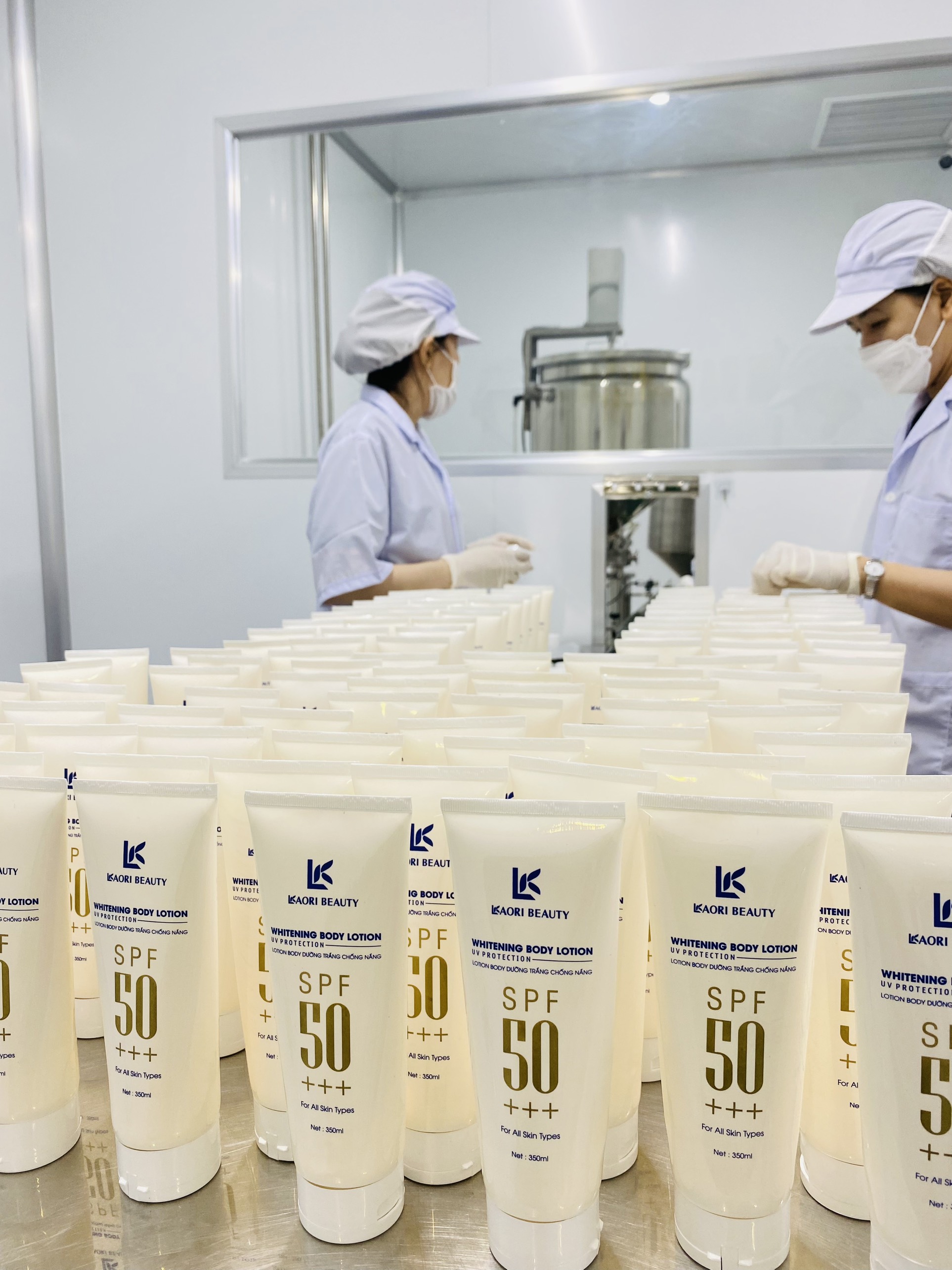 KEM BODY DƯỠNG TRẮNG DA LKAORI
