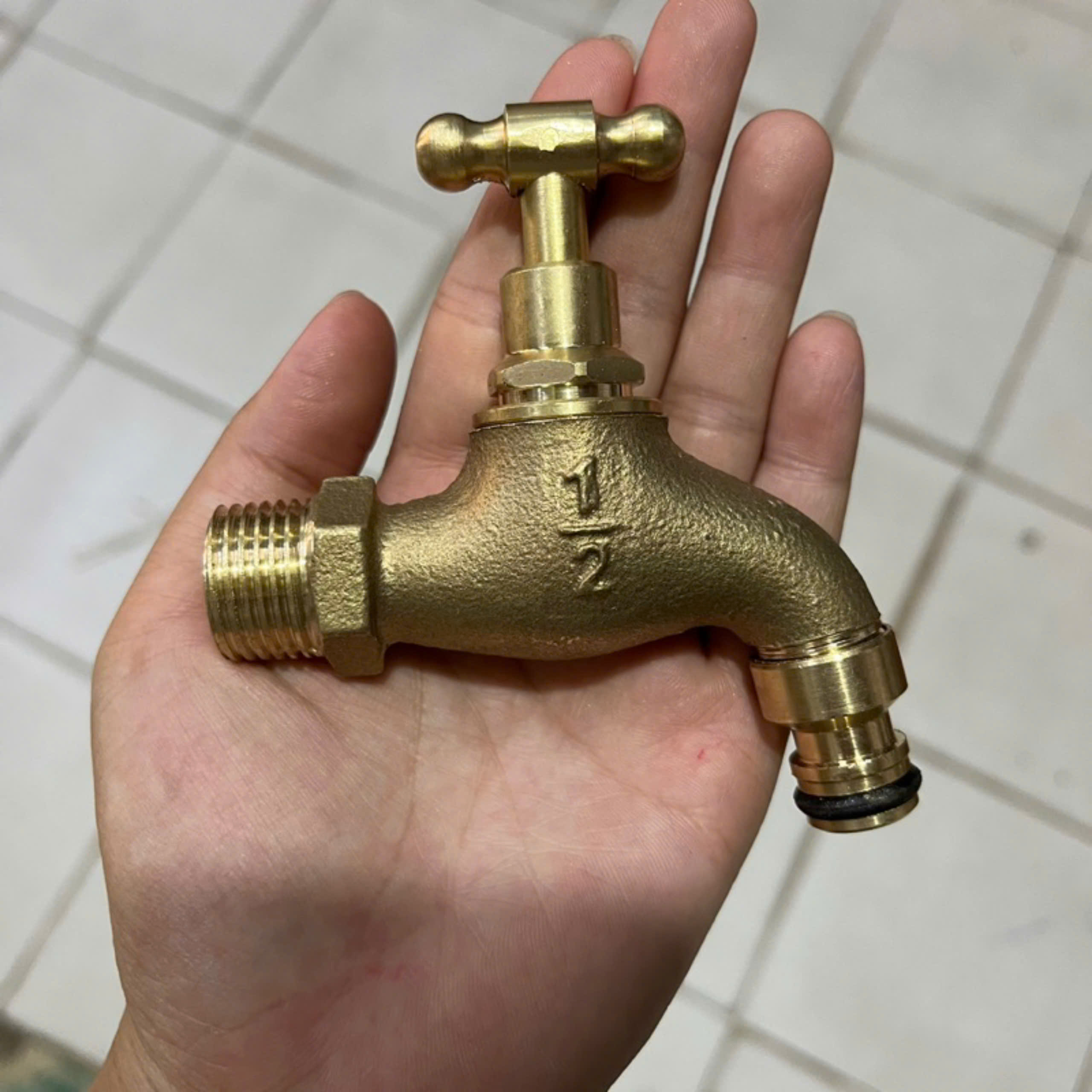 Vòi nước đồng tay vặn có mỏ