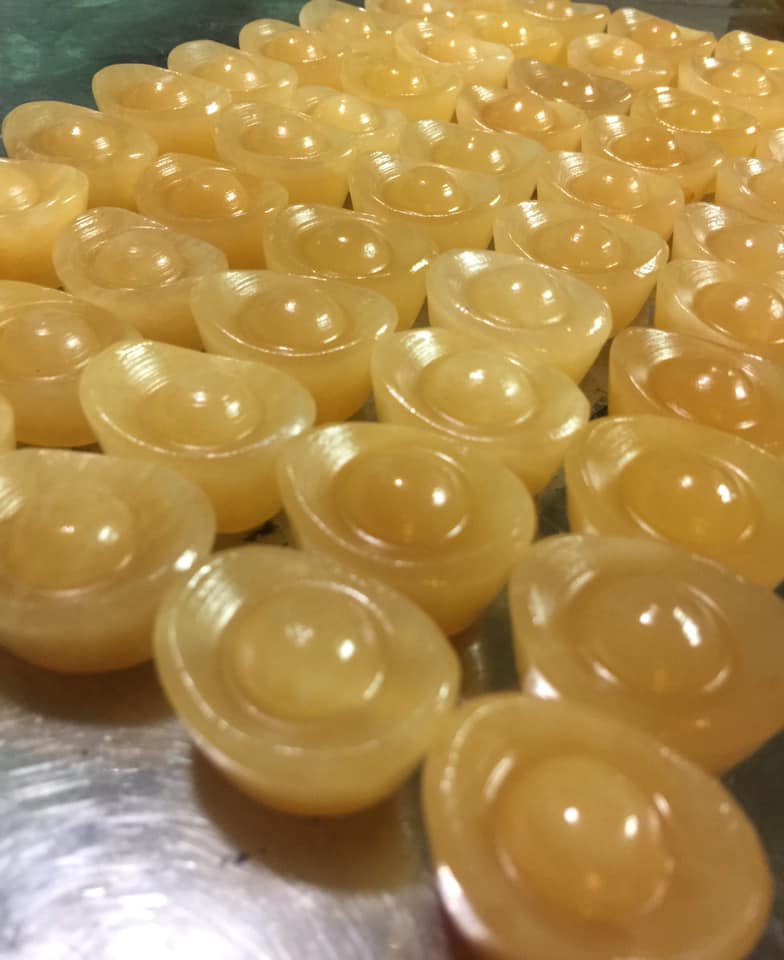 Chĩnh vàng thần tài đá hoàng long phú quý