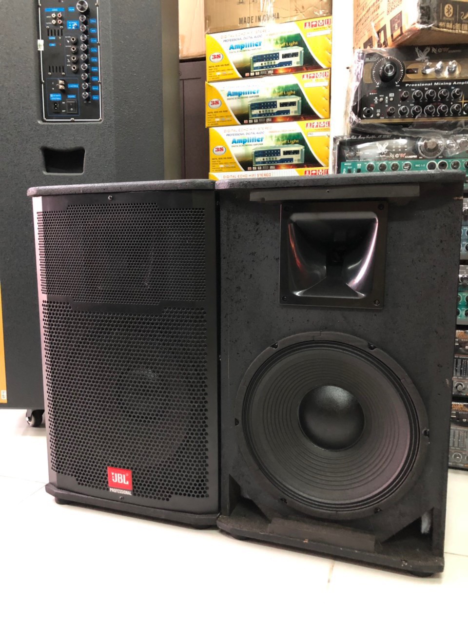 Loa JBL 3 tấc chất lượng âm thanh sống động, giúp bạn tận hưởng âm nhạc tuyệt vời nhất hát karaoke, hát với nhau bh 12th