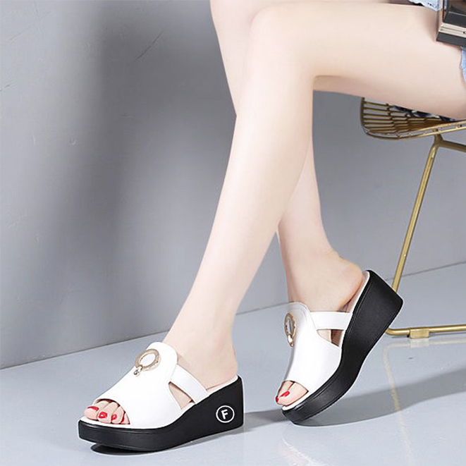 [HCM]Dép đế xuồng phối khuyên cao cấp-D55