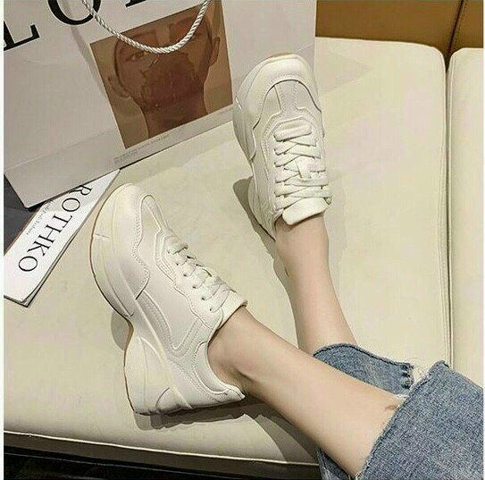 Giày bata thể thao kiểu dáng Hàn Quốc