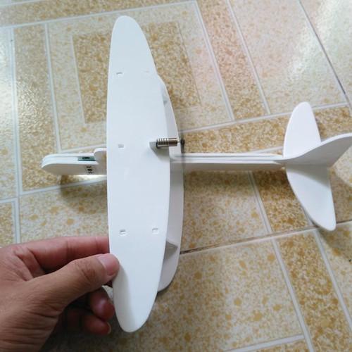 Máy bay xốp có đèn led - Kiểu dáng mới 2019