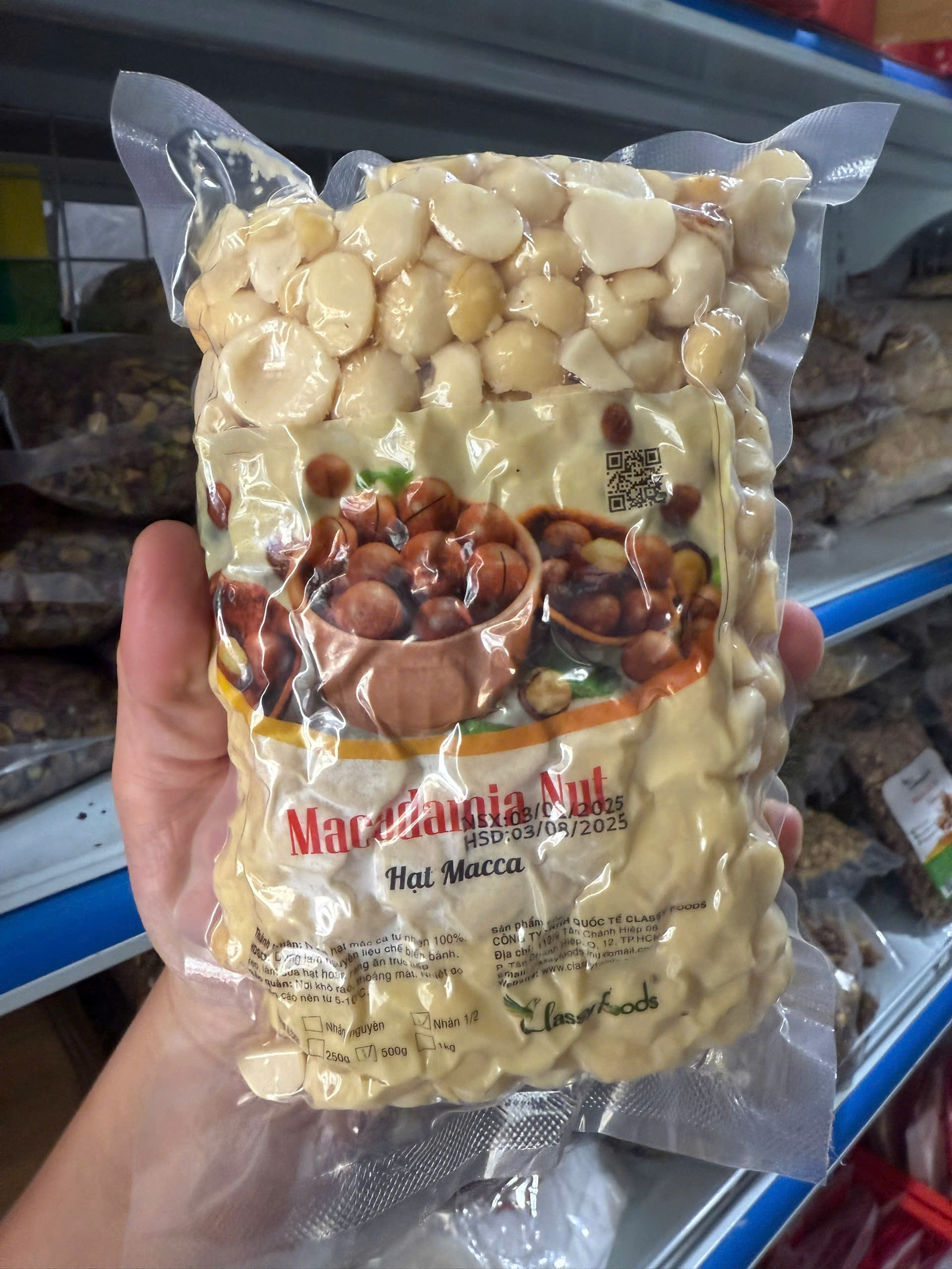 Hạt macca vỡ đôi chưa rang