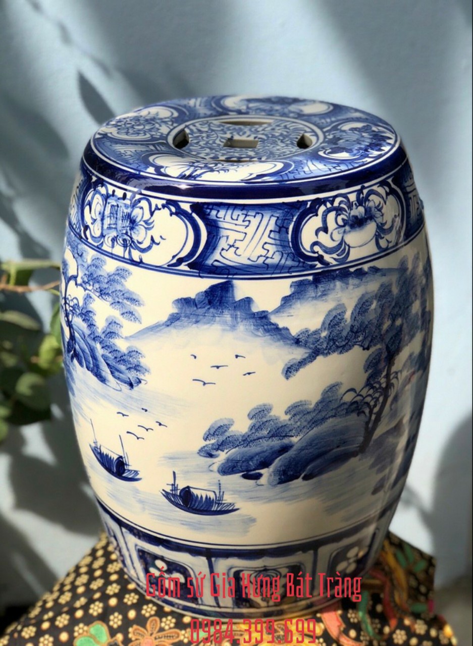 Đôn trống màu lam vẽ sơn thủy gốm sứ Bát Tràng