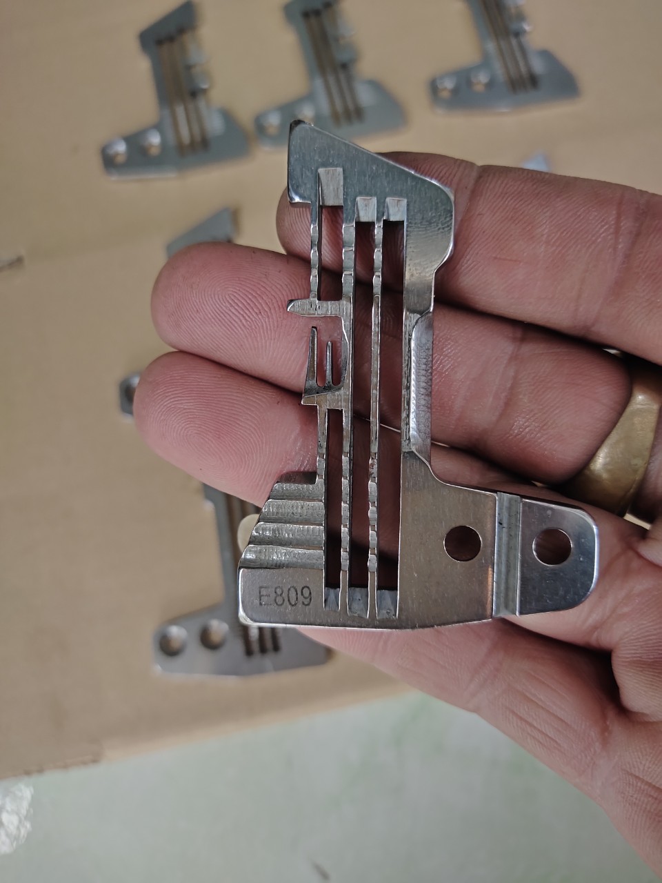 mặt nguyệt vắt sổ cuốn biên 3 chỉ tốt