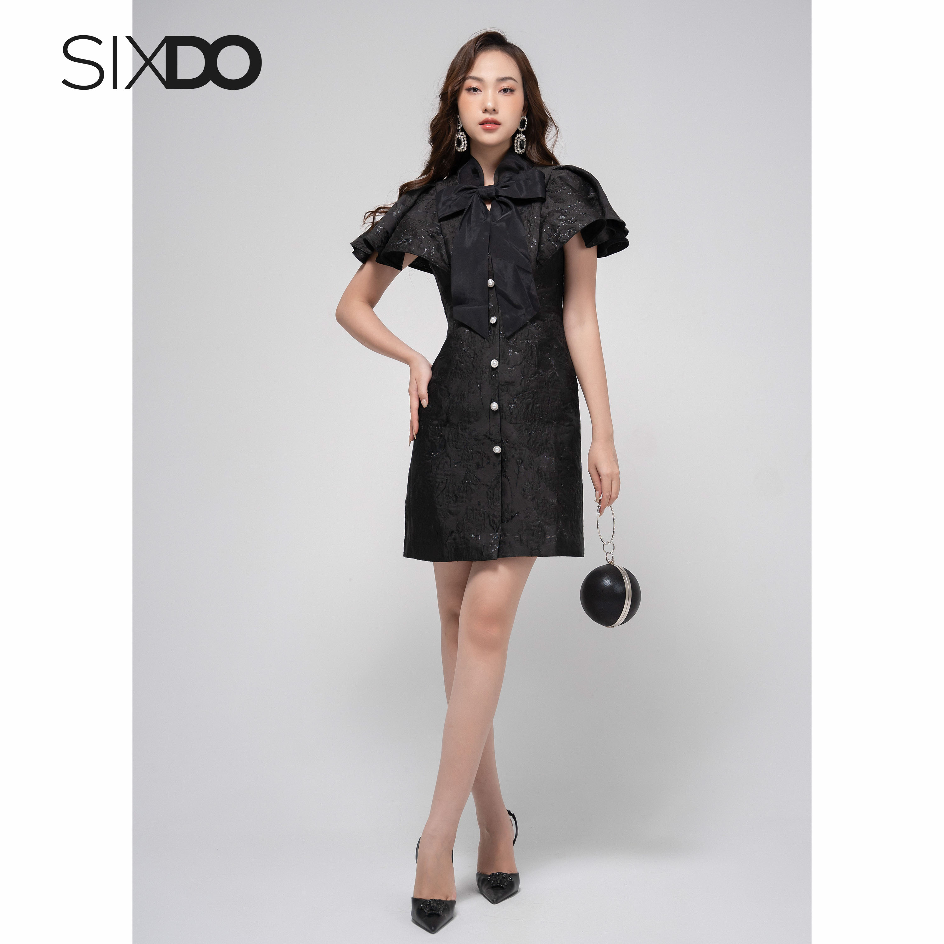 Đầm gấm đen tay bướm sang trọng thời trang SIXDO