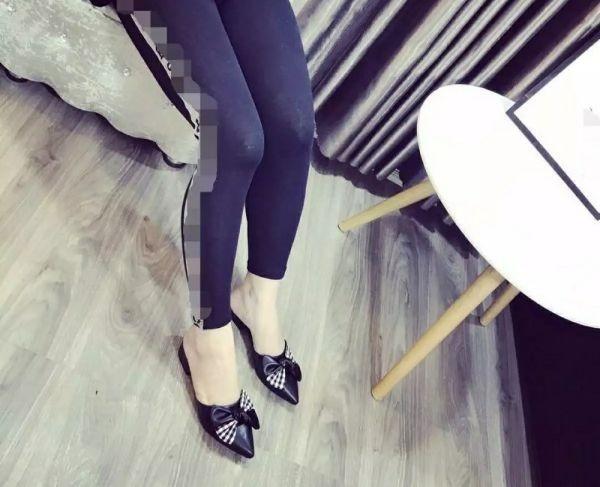 Dép sục bít mũi nơ caro