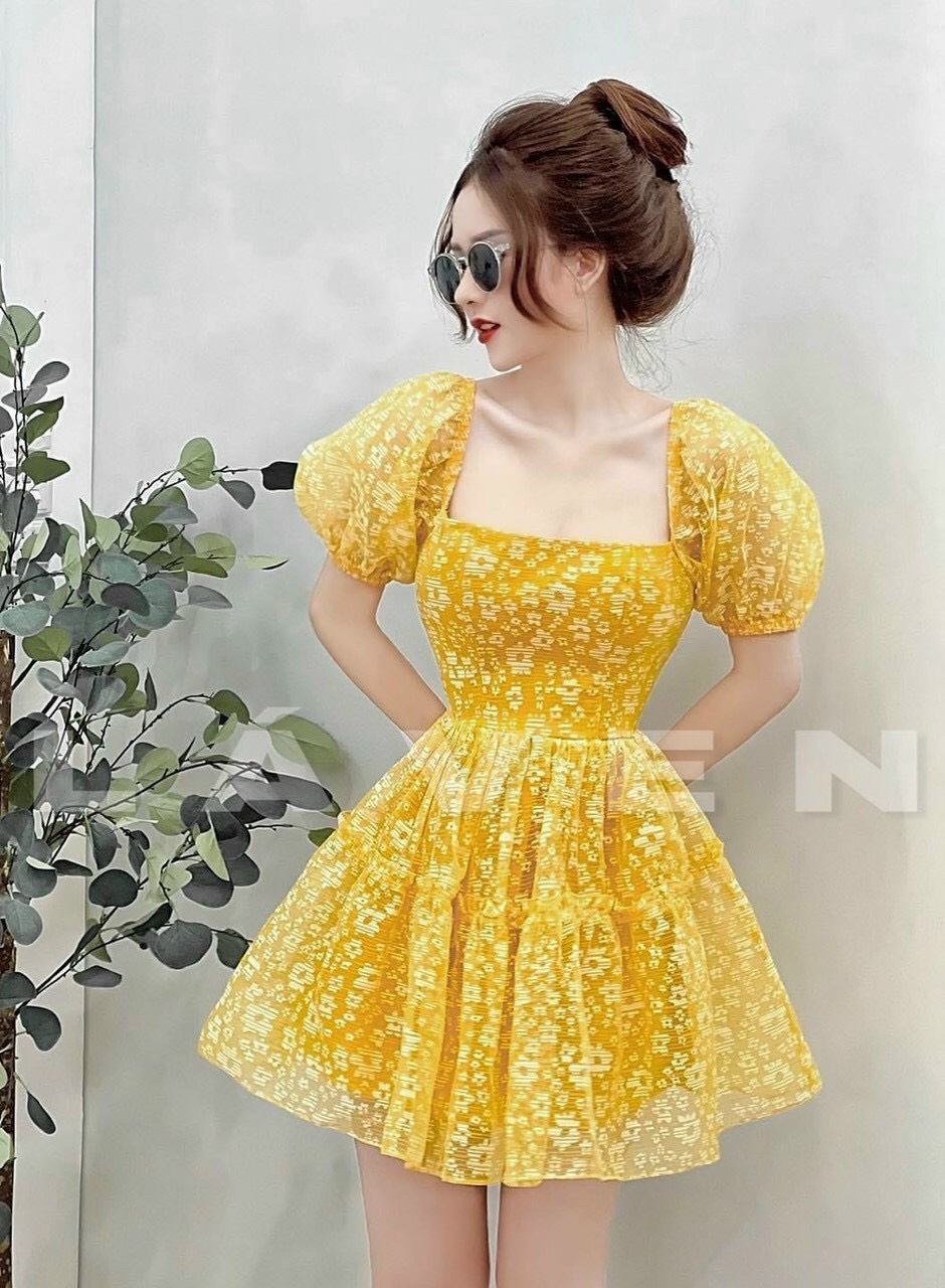 Đầm xòe cổ vuông tay phồng có mút xinh xắn