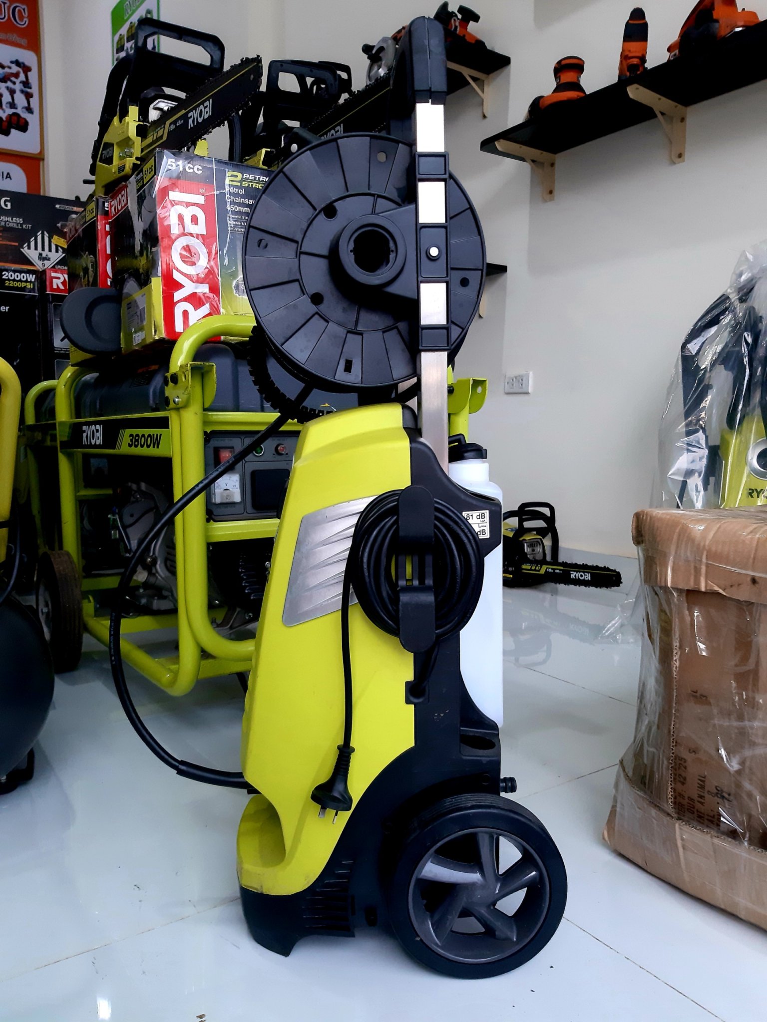 Máy Rửa Xe Ryobi 2000W