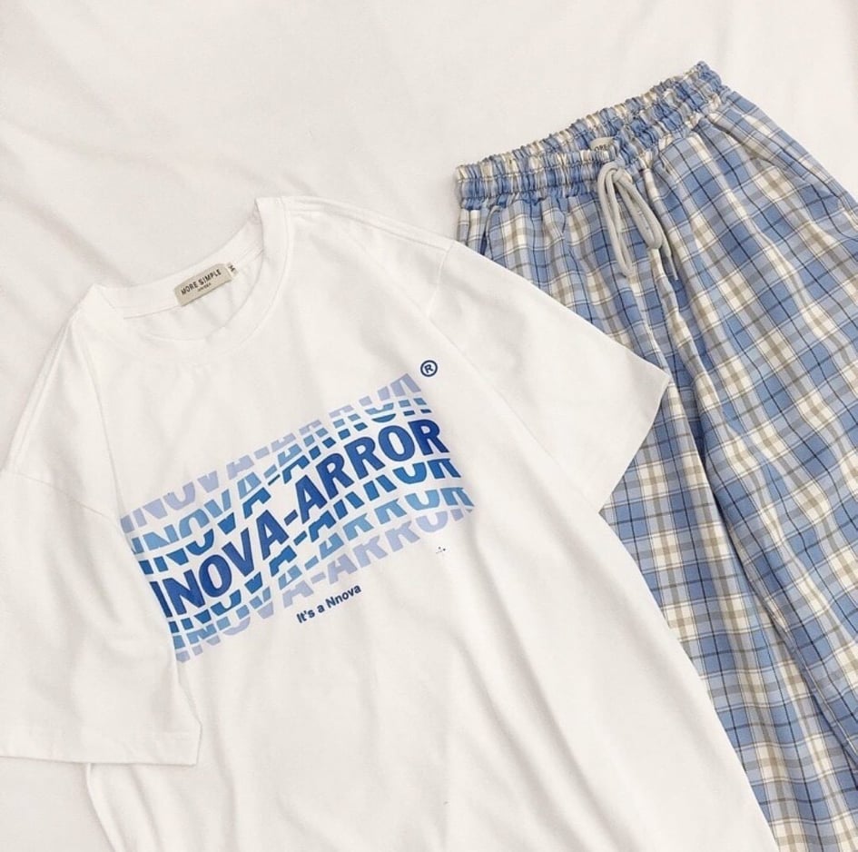 Sét  áo thun in chữ kết hợp quần caro (trọng lượng từ 40kg đến 60kg)