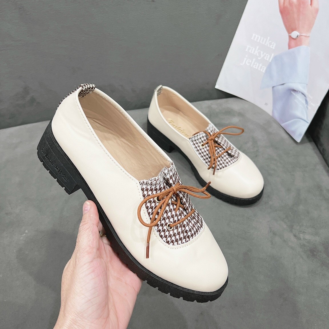 Giày đốc nữ dây buộc phối vải kẻ cực xinh
