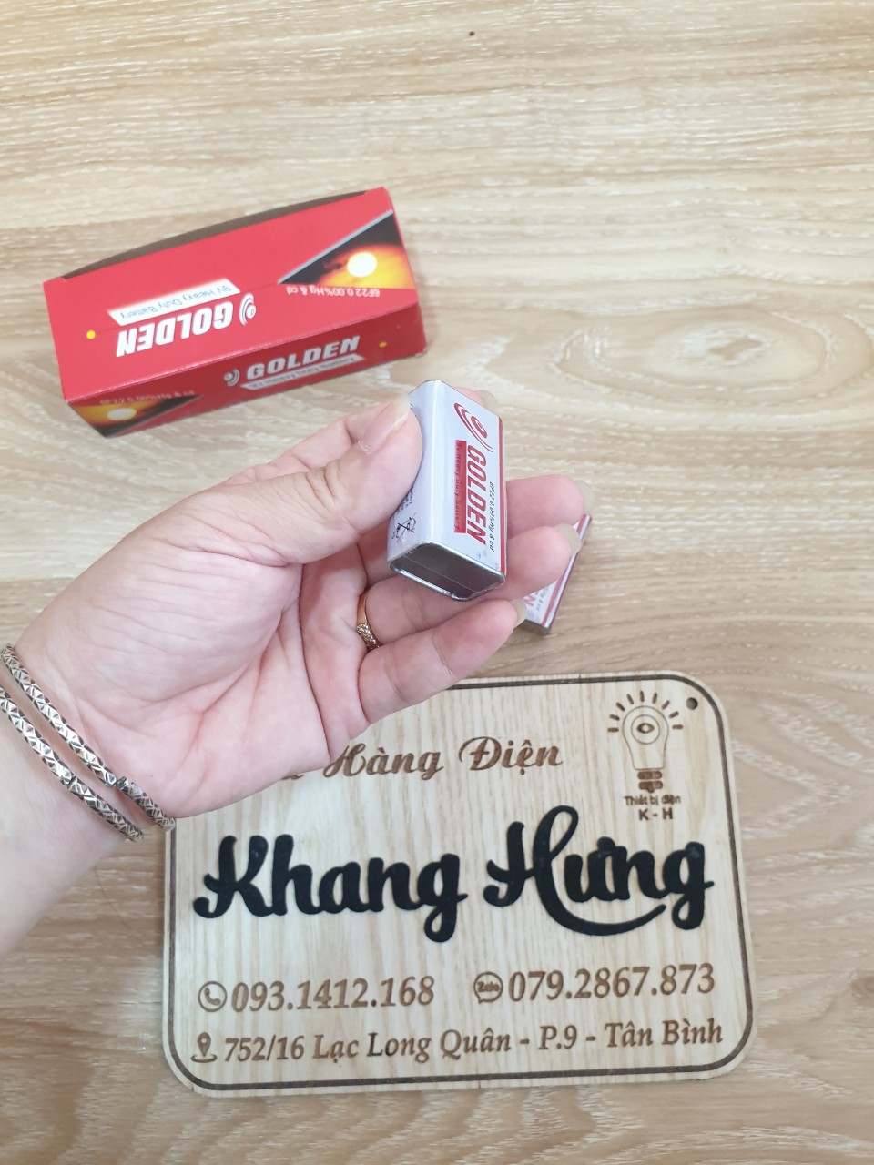 Pin vuông Golden Power có điện thế 9V